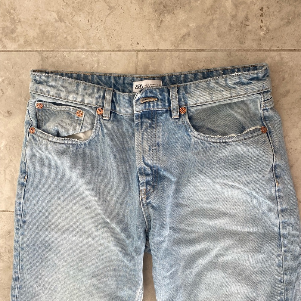 ZARA distressed Mom Jeans